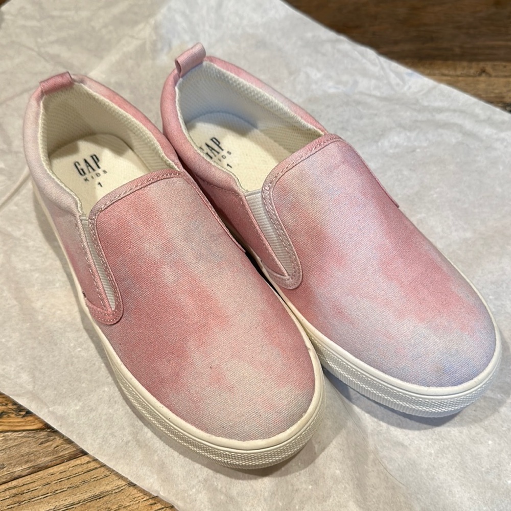 Gap girl’s shoes size 1